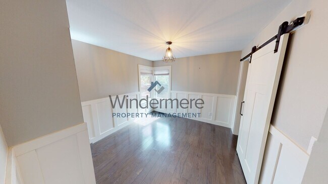 Building Photo - 1346 Bonsella St