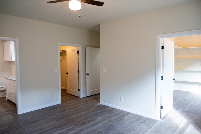 Building Photo - 8542 Spring Creek Ln