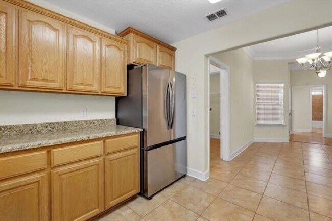 Building Photo - 10737 Sycamore Ridge Ln