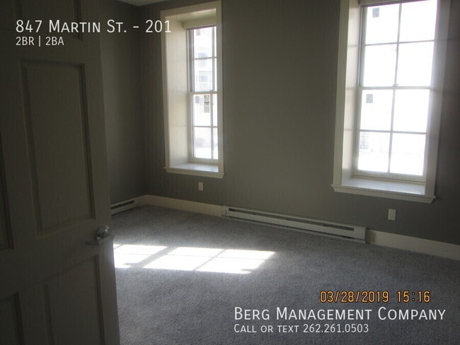 Building Photo - 847 Martin St