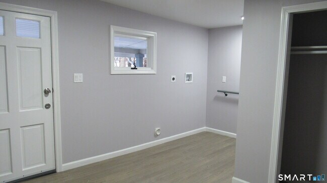 Building Photo - 17 Woodbine St