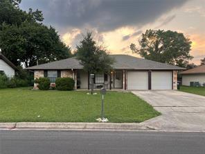 Primary Photo - 705 Central Dr