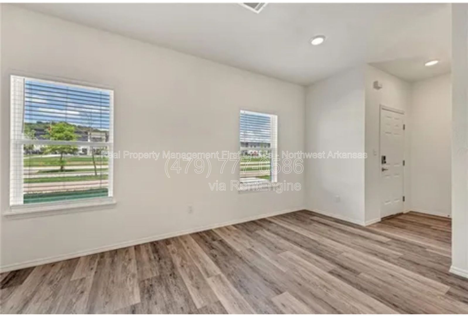 Building Photo - 820 S Benchmark Ln