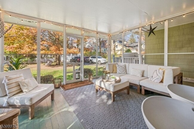 Building Photo - 258 Ridgewood Ave