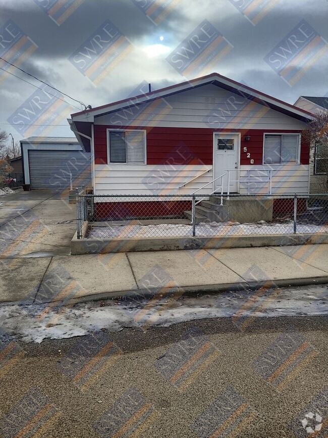 Building Photo - Available Now! Beautiful 3 Bedroom 2 Bath ...