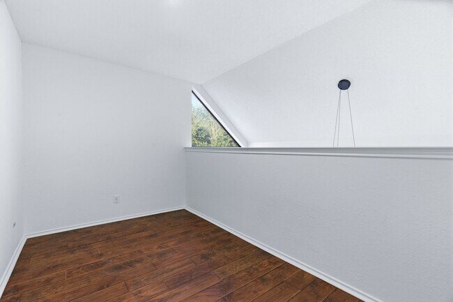 Building Photo - 3101 Sondra Dr