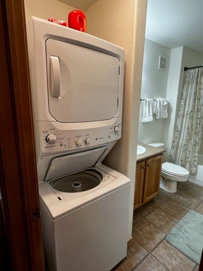 Building Photo - Winter Seasonal Rental- Tarn Landing C6