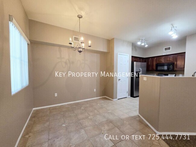 Building Photo - 3 BEDROM TOWNHOME IN THE NORTHWEST WITH AT...