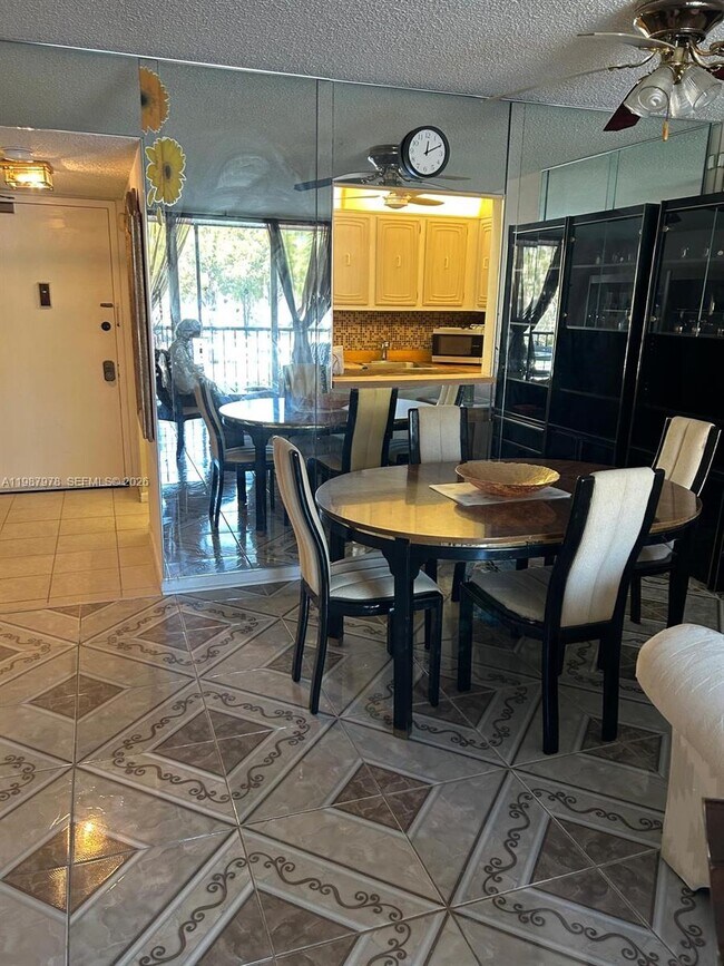 Building Photo - 3821 Environ Blvd