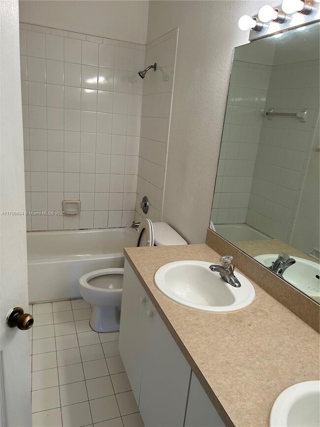 Building Photo - 4513 Woodland Cir