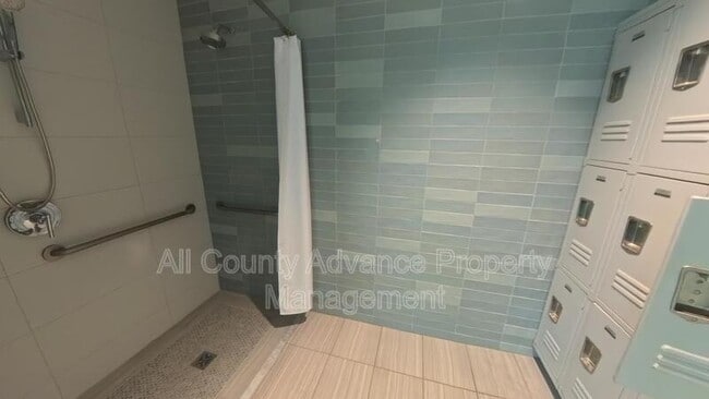 Building Photo - 920 N Osceola Ave