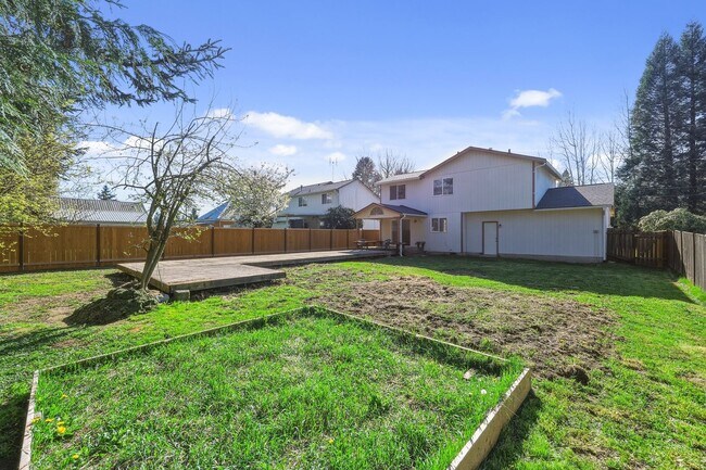 Building Photo - Move in Ready now! 3 bed 2.5ba - Olympia School District