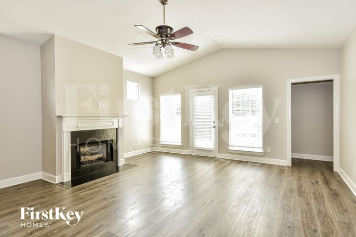 Building Photo - 6957 Sunnywood Dr