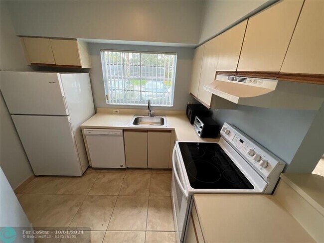 Building Photo - 840 Cypress Park Way
