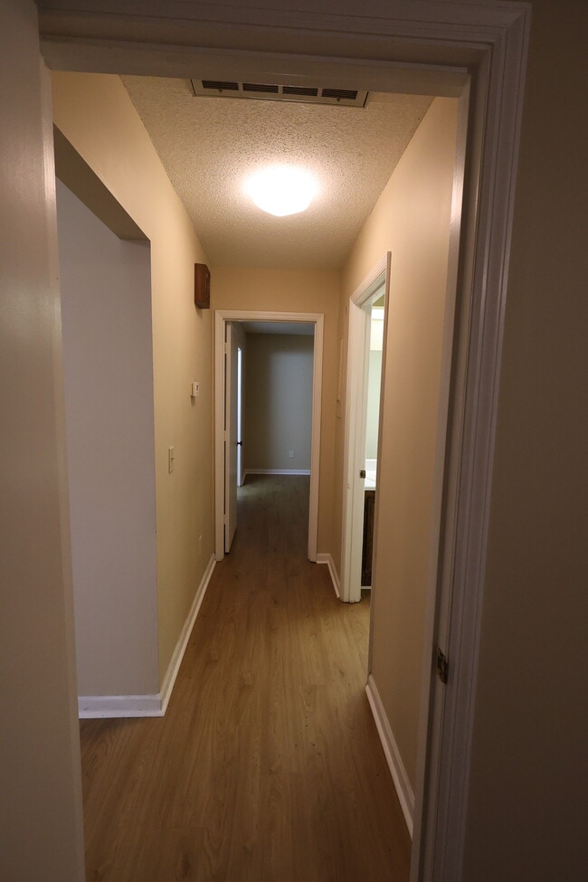 Building Photo - 372 Hummingbird Cir