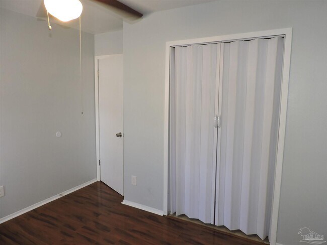 Building Photo - 7820 Oak Forest Pl