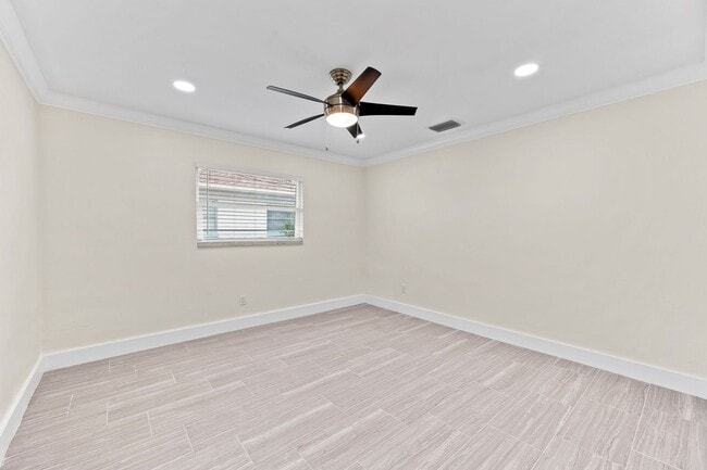 Building Photo - Naples Park - 3 Bedroom, 2 Bathroom - Annual Rental