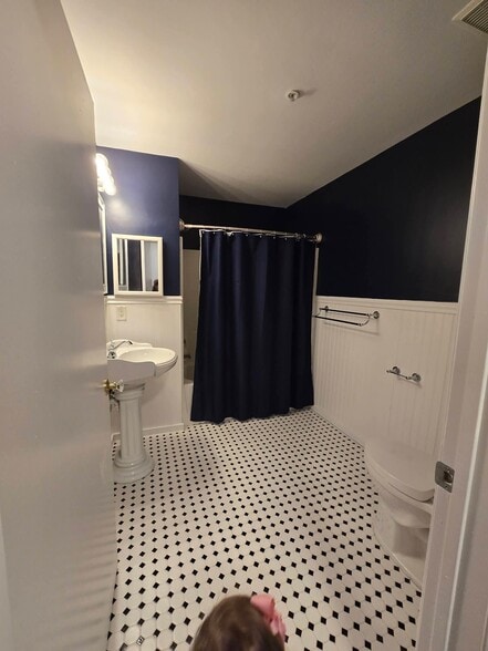 Building Photo - 52 Overlook Dr