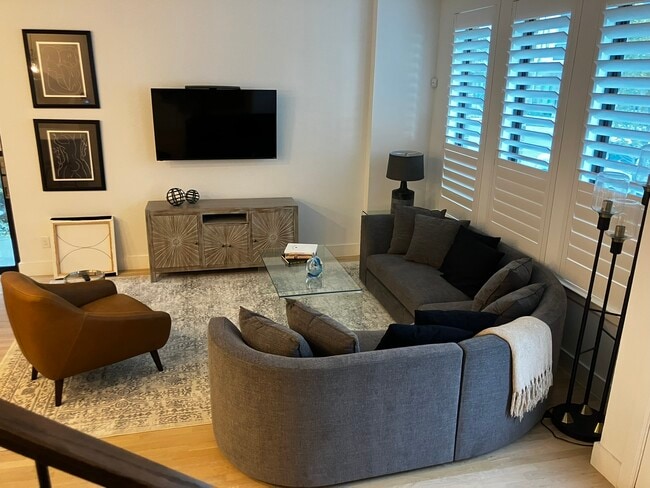 Building Photo - 522 Winners Cir