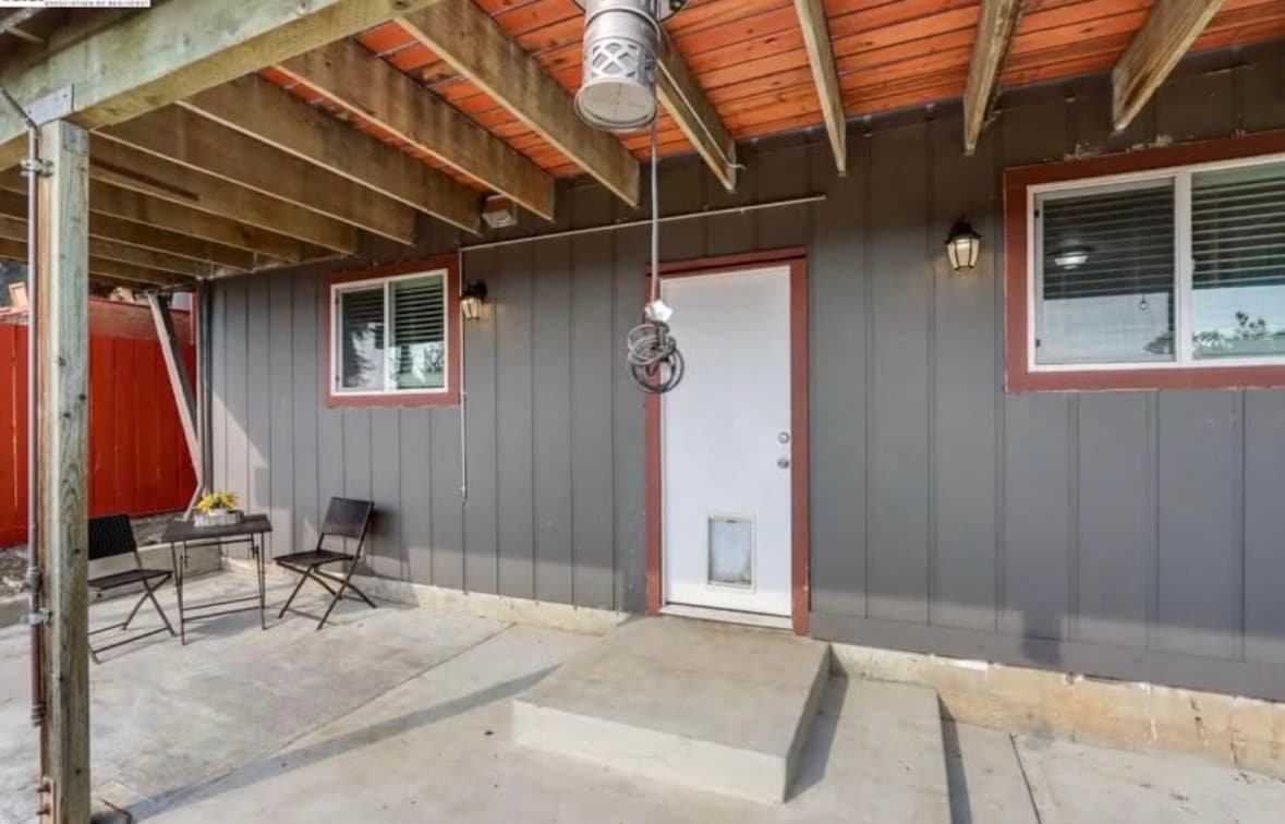 Building Photo - 25705 Westview Way