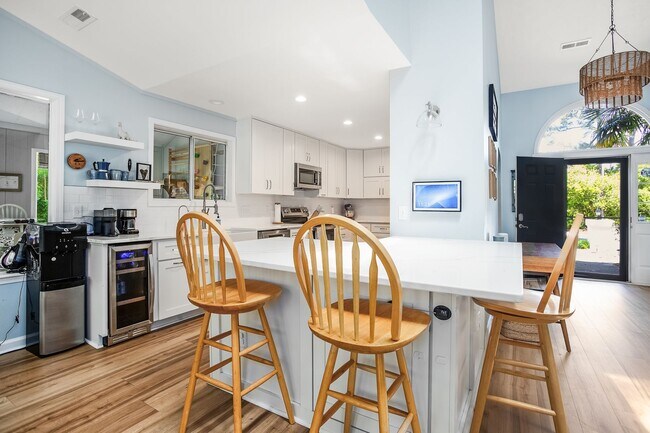 Building Photo - FURNISHED Coastal Retreat Near Wrightsville Beach in Desirable Masonboro Neighborhood