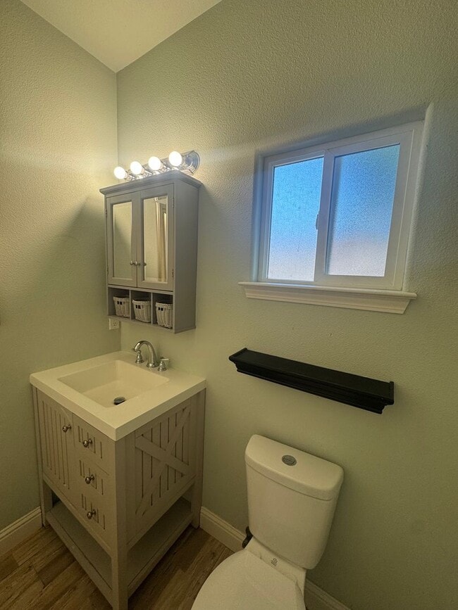 Building Photo - STUDIO AVAILABLE NOW - UTILITIES INCLUDED