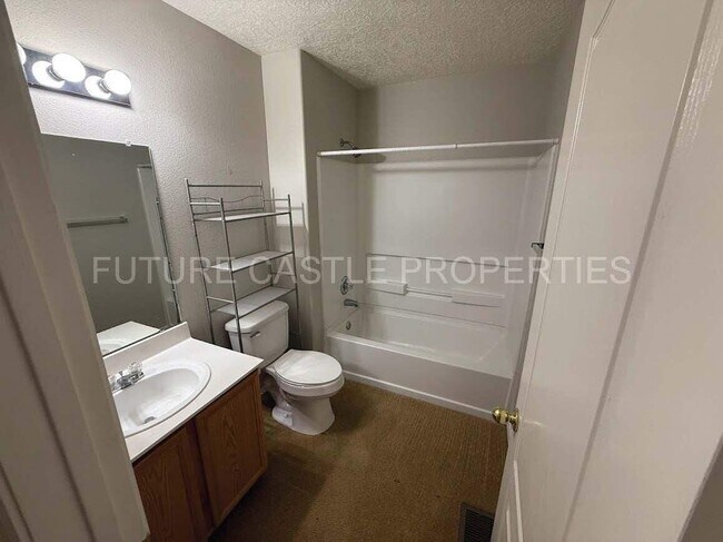 Building Photo - 11108 Fiesta Park St NW