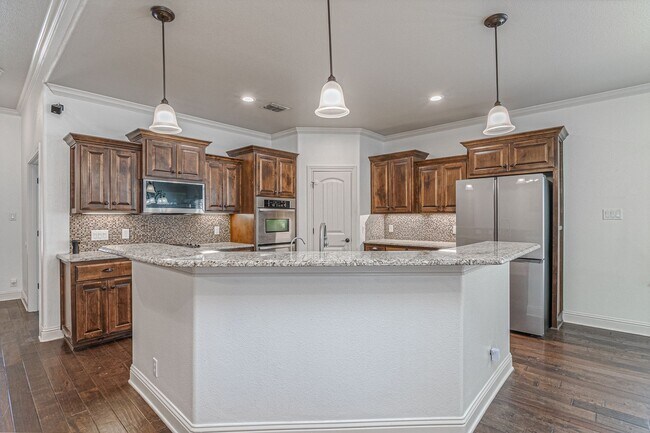 Building Photo - 5914 Llano Ct