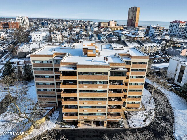 Building Photo - 321 Sunset Ave