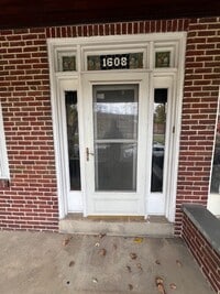 Building Photo - 4 Bedroom House