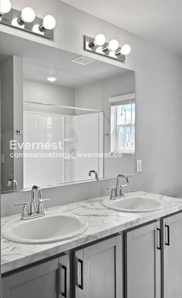 Building Photo - 235 Molinar St