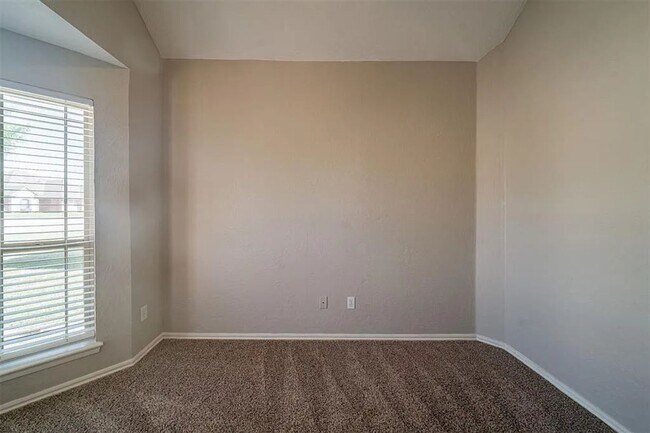 Building Photo - 1105 Kelsi Dr