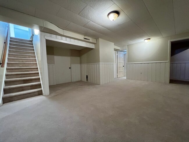 Building Photo - Mid Century Modern Ranch in Virginia Village!