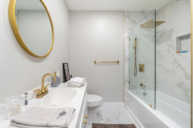 Building Photo - 154 Coventry Pl