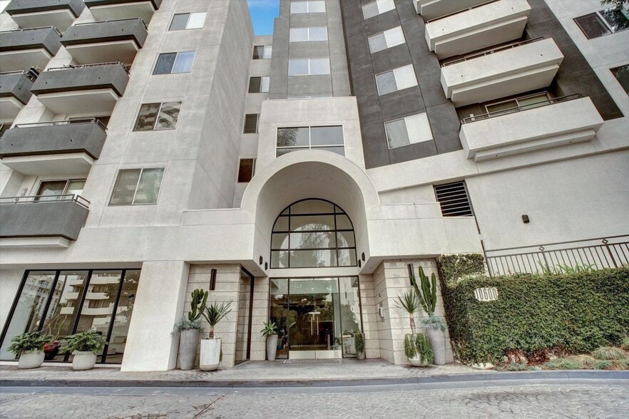 Building Photo - 10600 Wilshire Blvd
