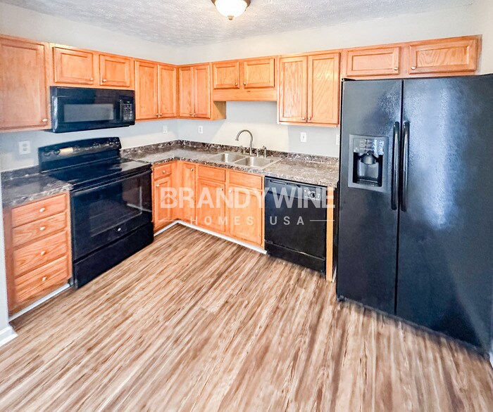 Building Photo - 152 Edward Dr