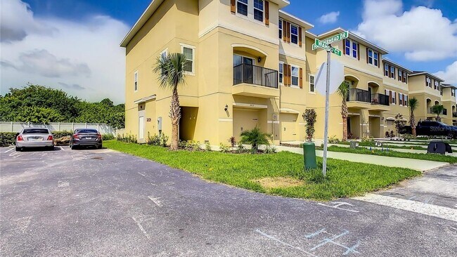 Building Photo - 5513 Wahoo Ct