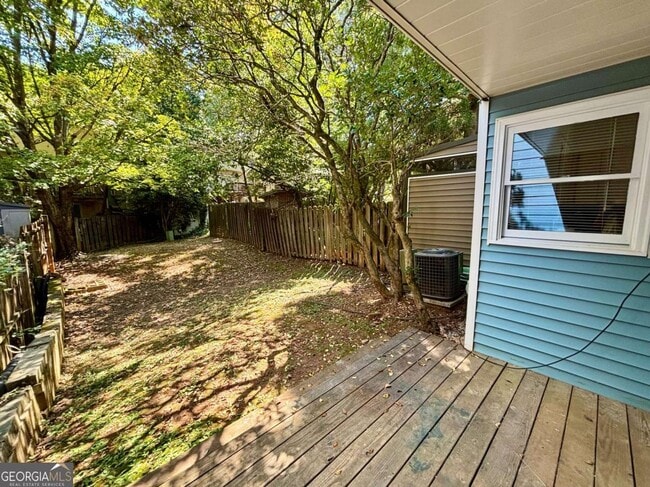 Building Photo - 666 Stratford Green Way