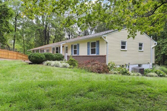 Building Photo - 3395 Canary Ct