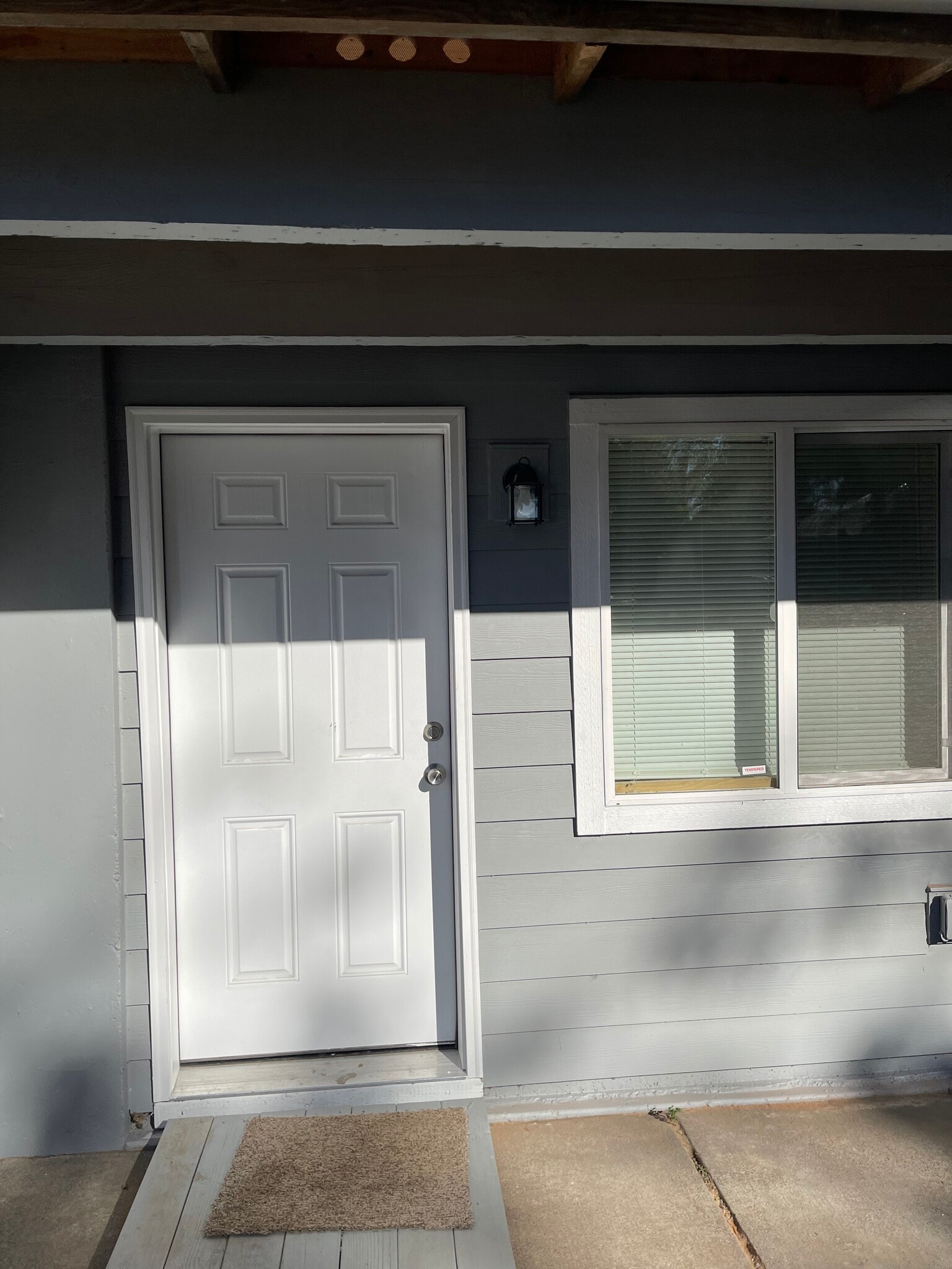 Building Photo - 1805 NE Hillaire Ct