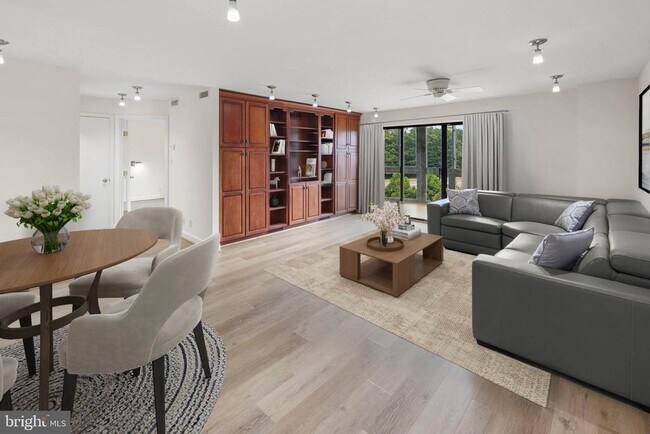 Building Photo - 8340 Greensboro Dr