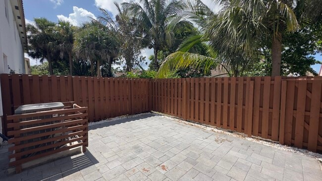 Building Photo - 5283 Ellery Terrace