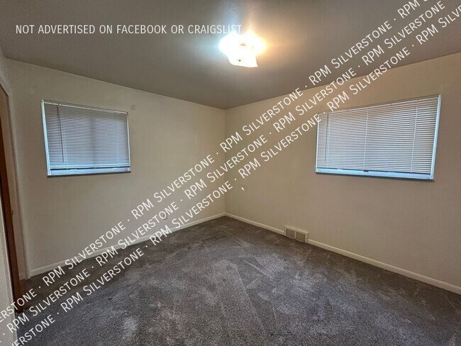 Building Photo - 17483 Allen St
