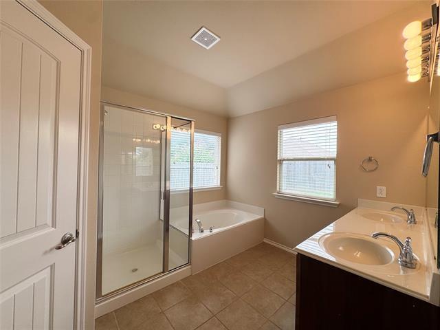 Building Photo - 9709 Straightaway Dr
