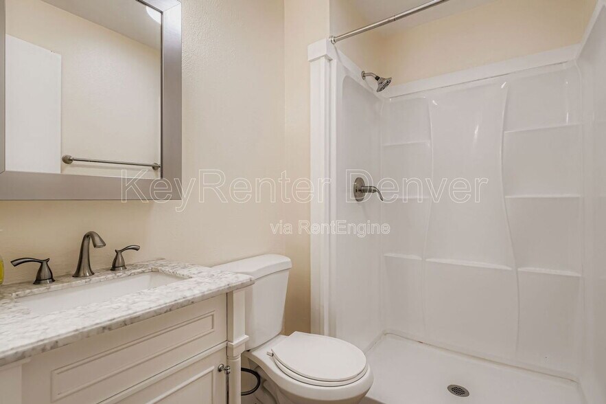 Building Photo - 7421 Harlan Way