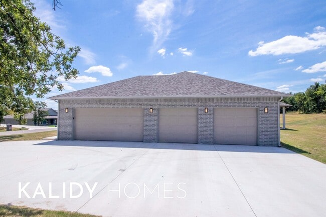Building Photo - 1715 Kalidy Dr