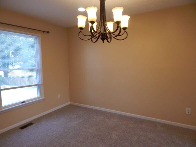 Building Photo - 20 Lexington Ct