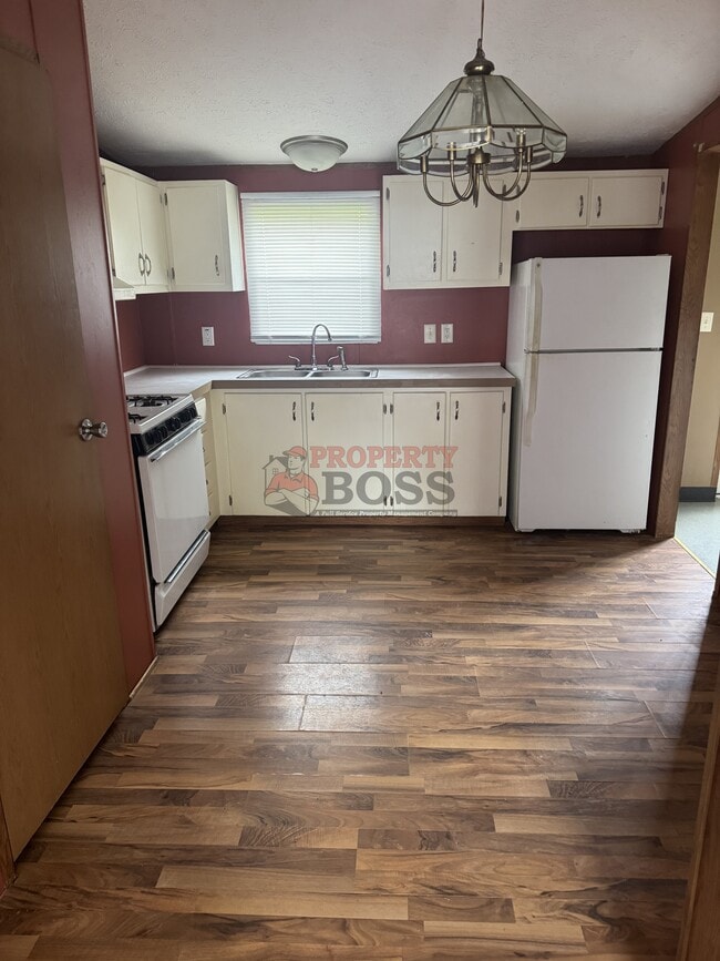 Building Photo - 4535 Ross Rd