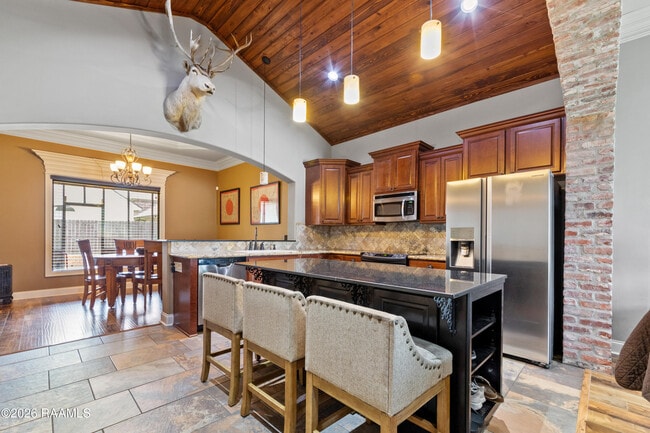 Building Photo - 126 Heathwood Dr