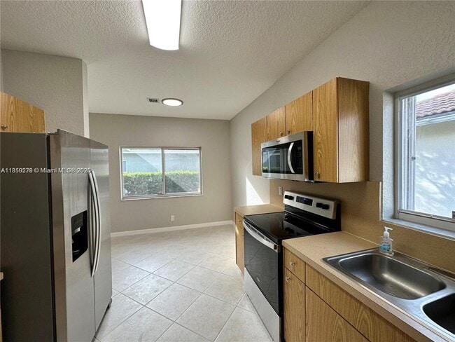 Building Photo - 7611 NW 99th Terrace